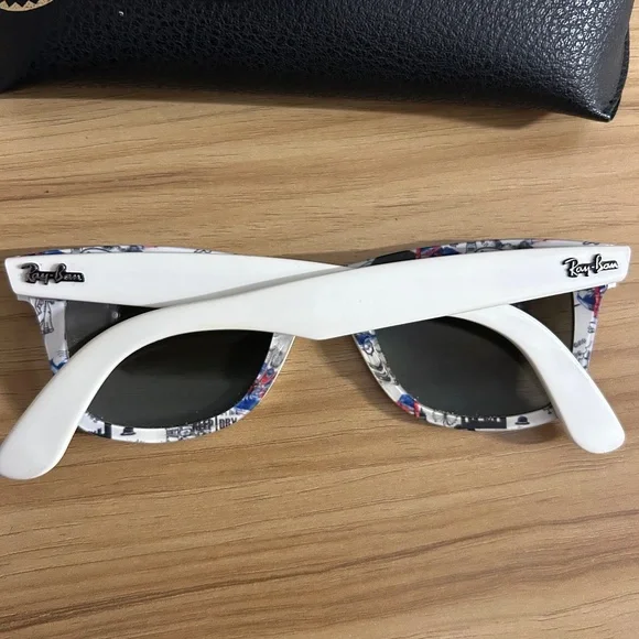 Ray-Ban Wayfarer London 2012 limited edition sunglasses display picture 2